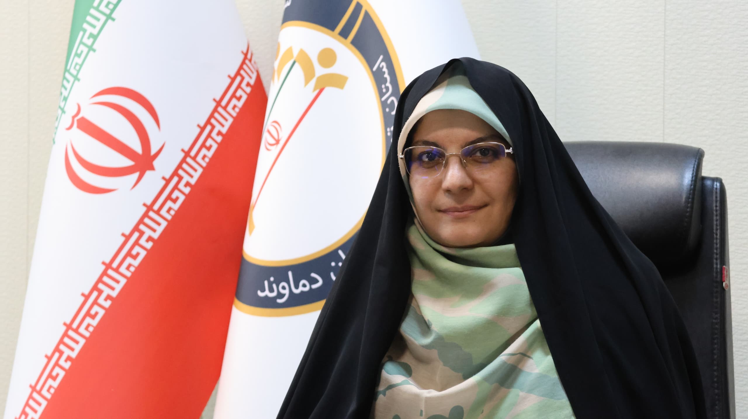 مهناز اکبری